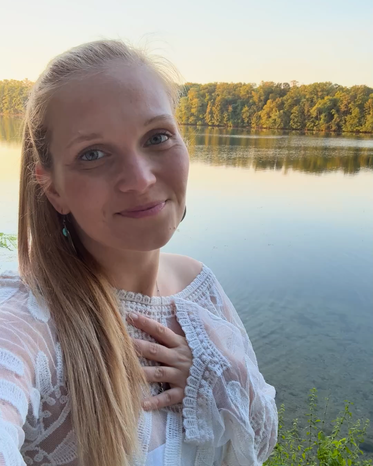 Laura Lemuria, spirituelles Medium und spirituelle Begleiterin